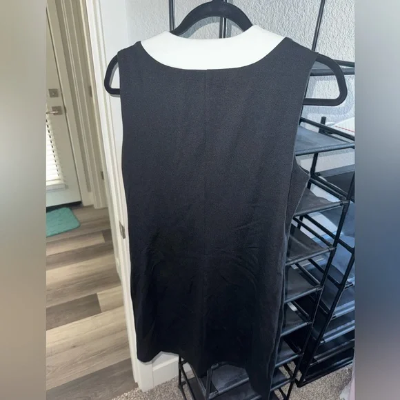 Michael Kors - Picture 2 of 3